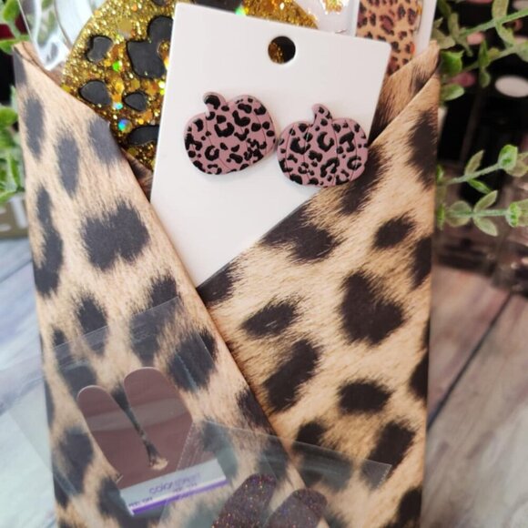 Blind Date with a Mani bundle - Picture 3 of 5